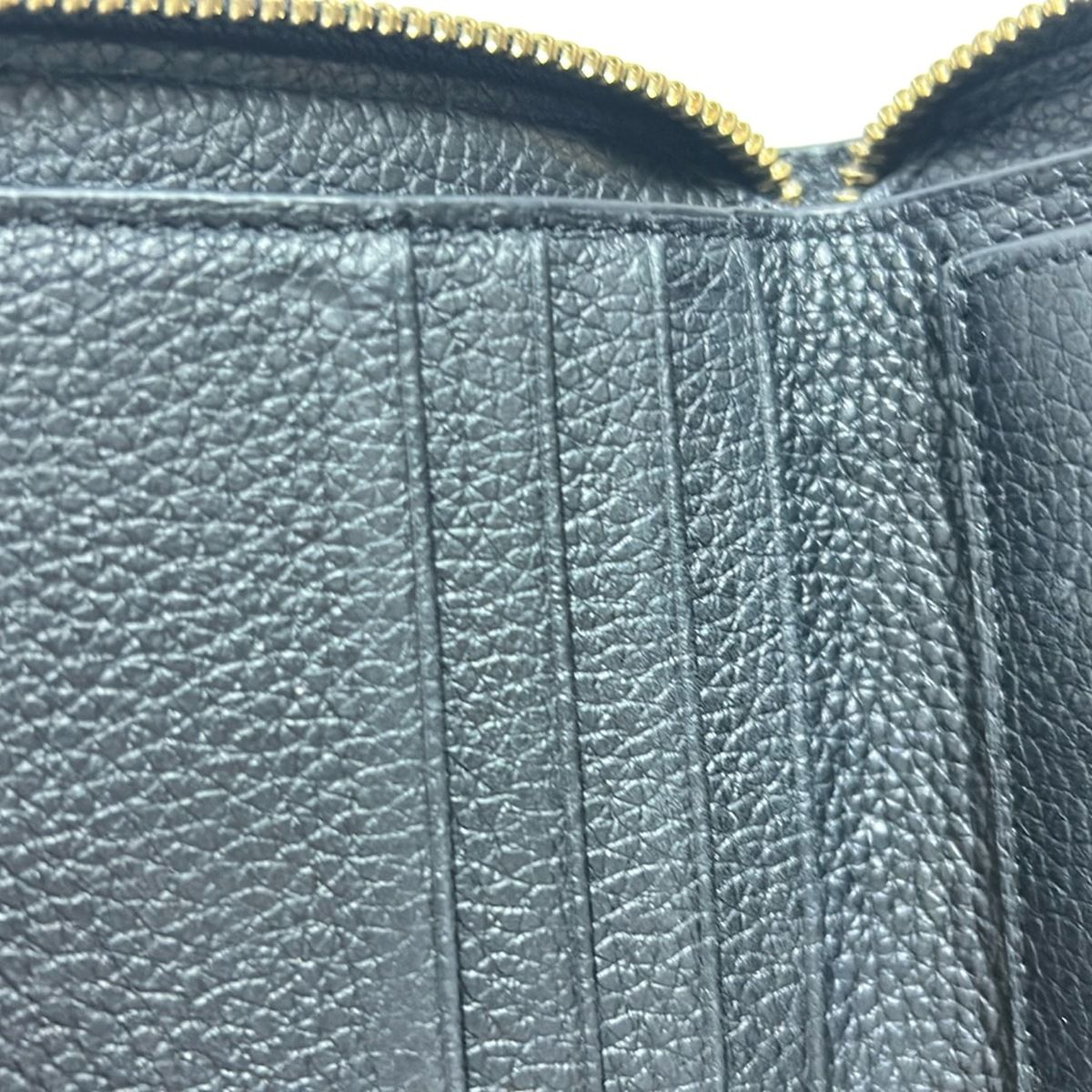 黒 ラウンドファスナー