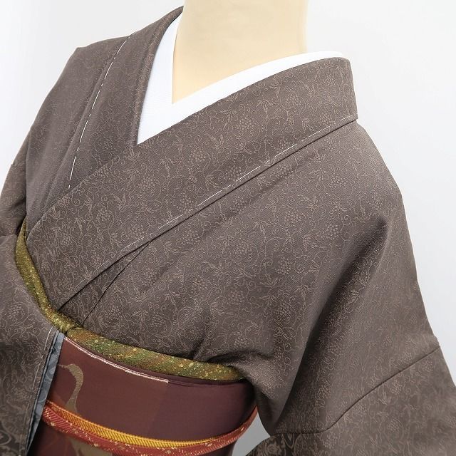 ❁tomihisa❁新品 着物 正絹 仕付け糸付”静けさに宿る大人のエレガンス