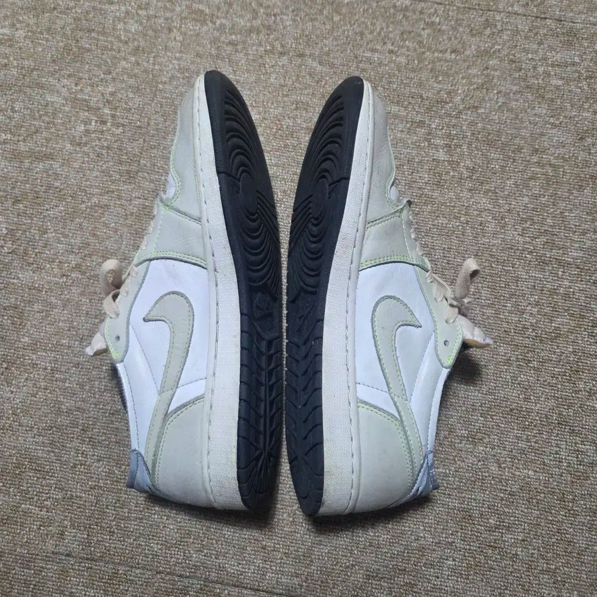  280 ナイキ エア ジョーダン 1 ロー 白 グリーン スニーカー 靴