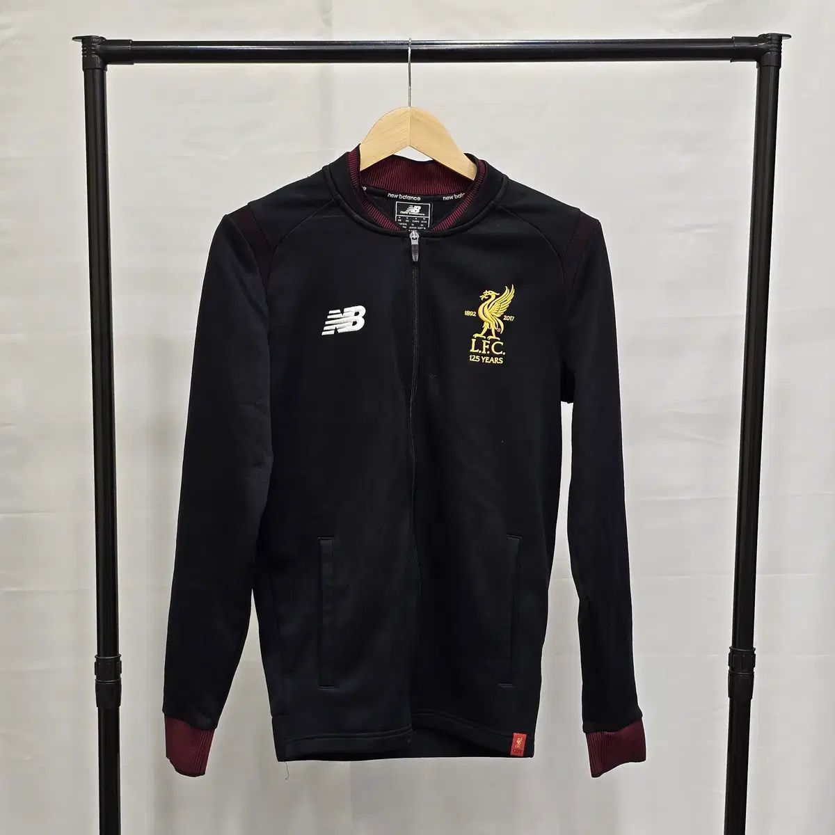 ニューバランス リヴァプール LFC 125周年 トラックジャージ