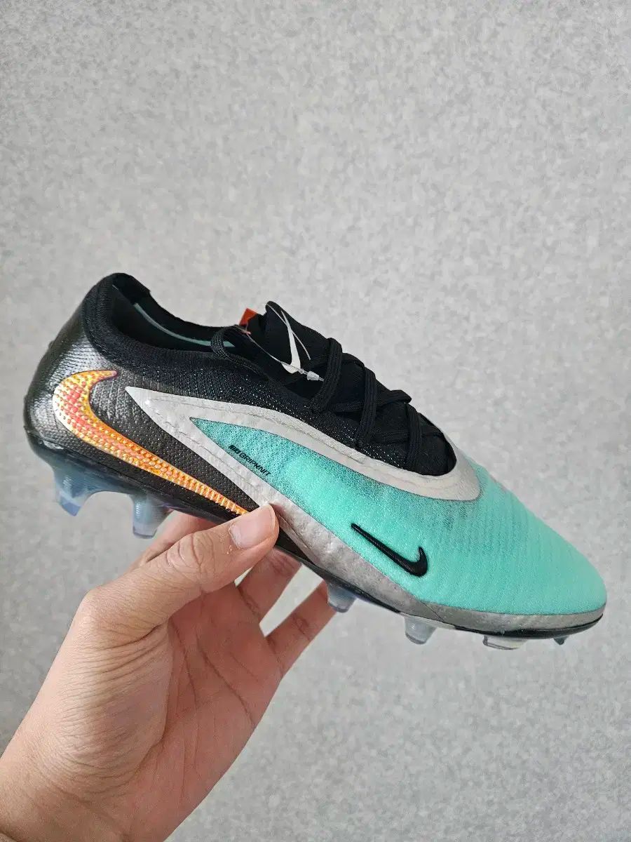 ナイキ FANTOM6 エリート FG サッカーシューズ 255 サイズ