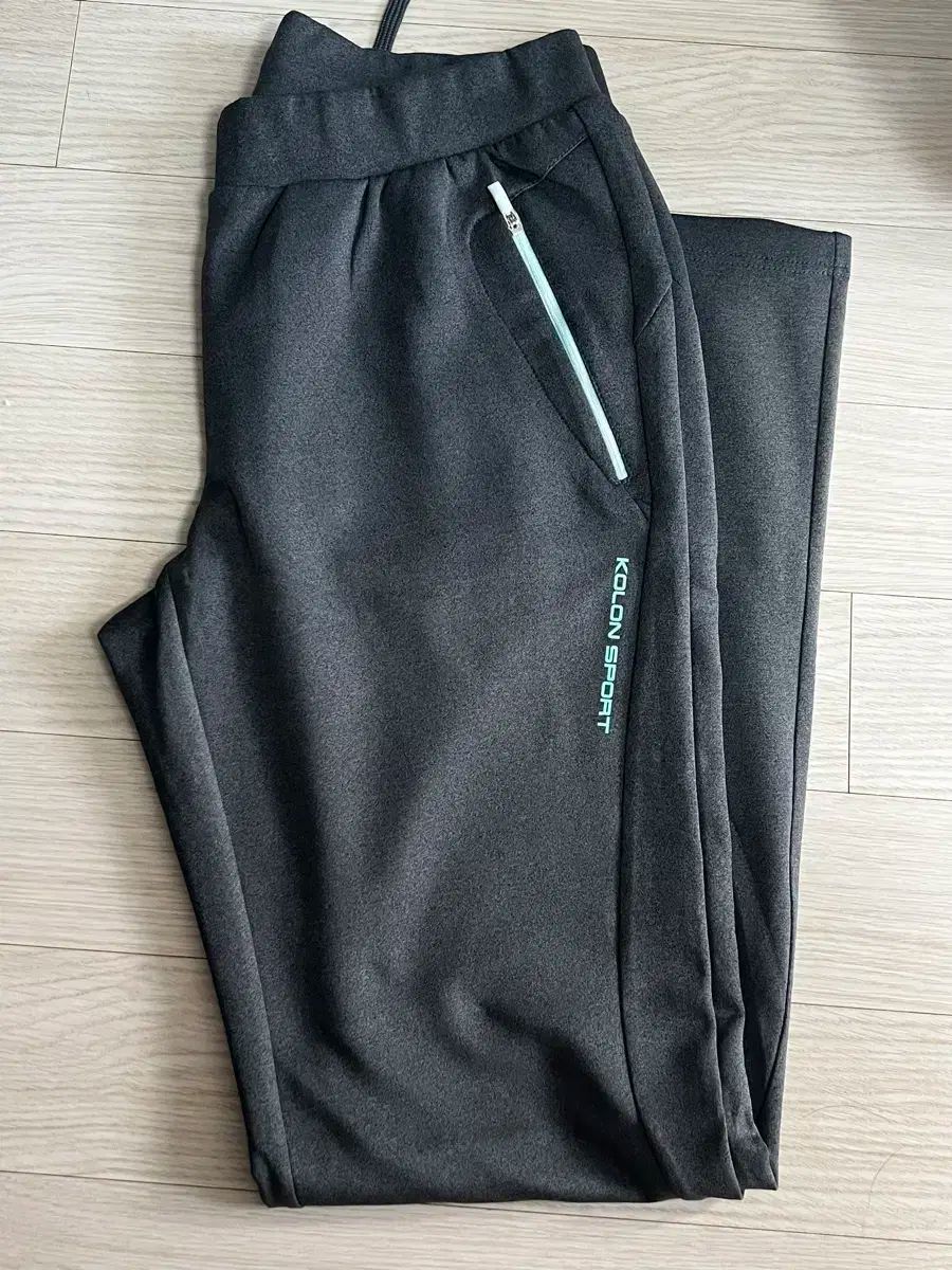 コーロンスポーツ フード ウィンドブレーカー トレーナー ジャージセットアップ トップス110 ボトムス100 OLIVEOS_COM_TR