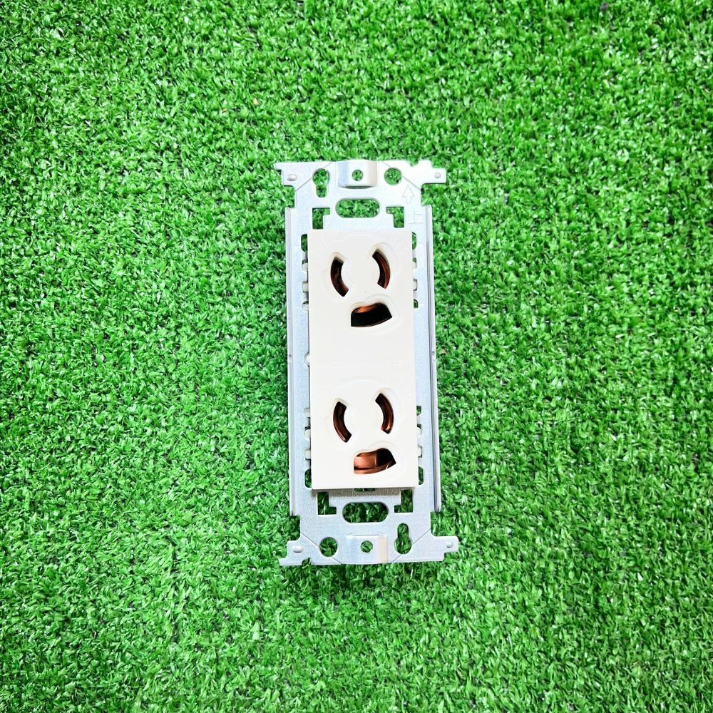 Panasonic WN1162 埋込抜け止め接地ダブルコンセント 15A 125V ねじなし端子式 フル 9箱セット アウトレット