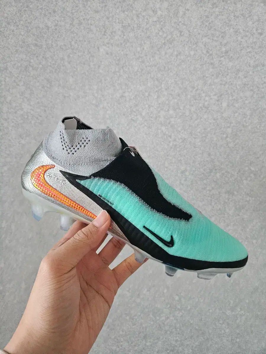 ナイキ FANTOM6 エリート LL ハイ CUT FG サッカーシューズ 265 サイズ