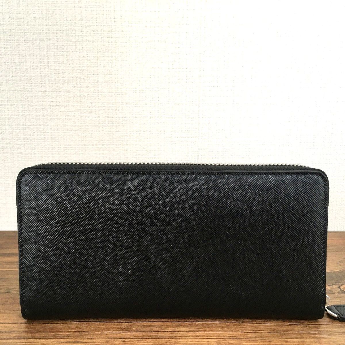  241 み Vivienne Westwood ジップウォレット ブラック レザー オーブ き 長財布 小物