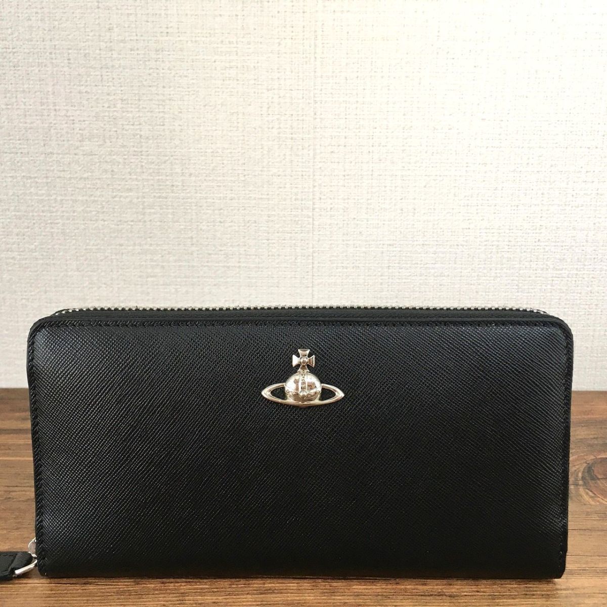 241 み Vivienne Westwood ジップウォレット ブラック レザー オーブ き