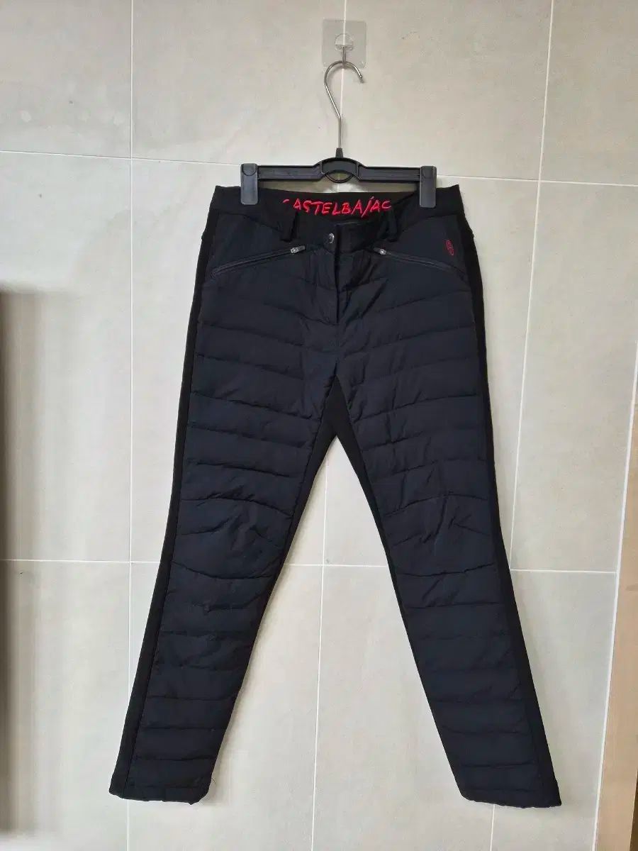 カステルバジャック レディース キルティング ブラック ズボン