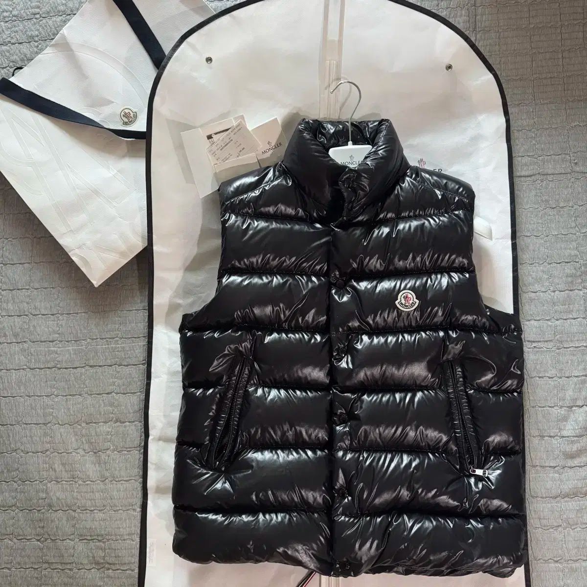 MONCLER モンクレール Tシャツ ダウン ベスト ブラック サイズ4