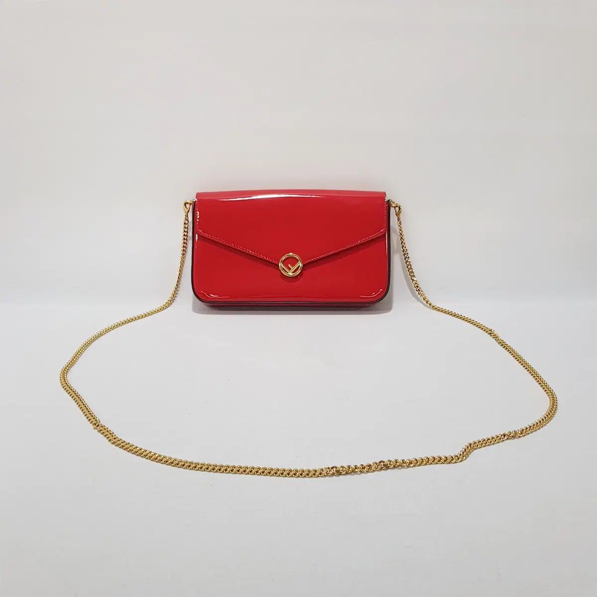 フェンディ Fロゴ ペンダント チェーン ショルダーバッグ WOC 8BS032