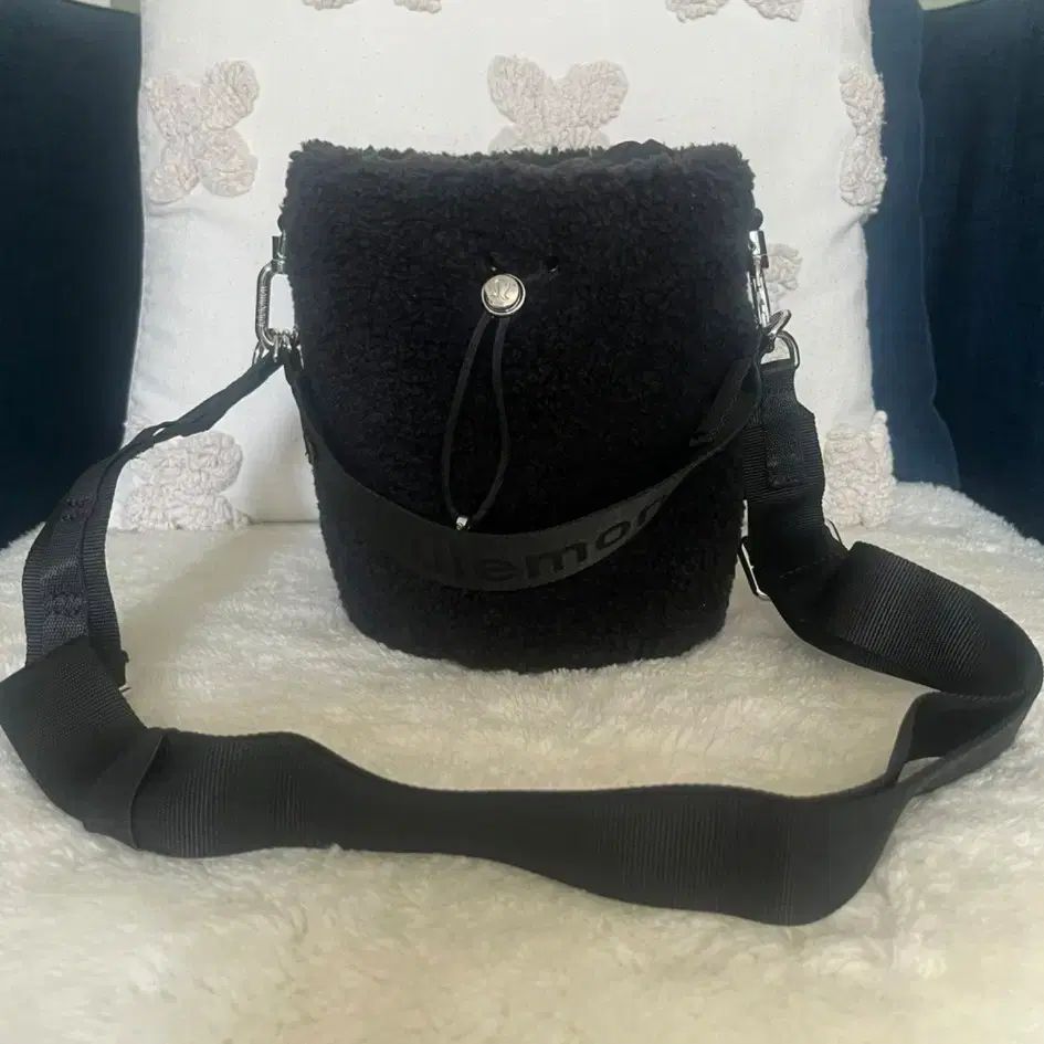 ルルレモン バケットバッグ 2 5 L