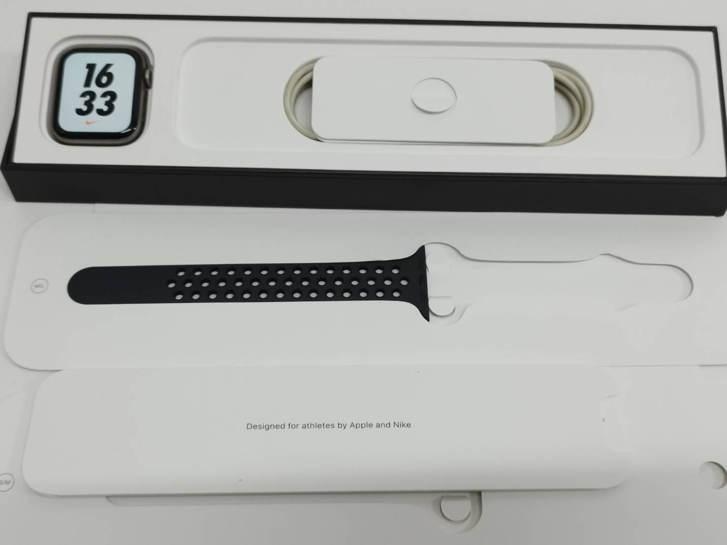 Apple Watch Nike Series 6 GPS 44mm A2292 スペースグレー MG173J A