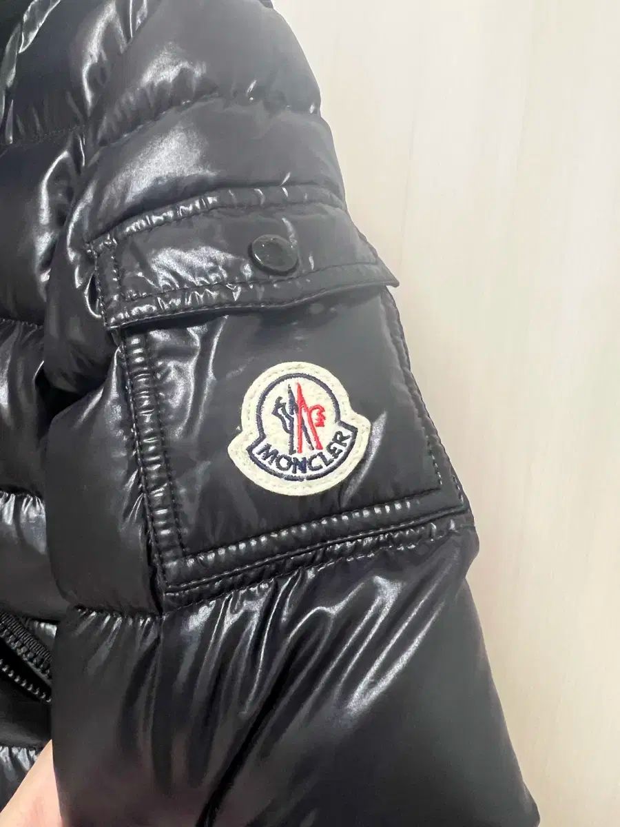 モンクレール ブラック ボディ ダウン 8 a