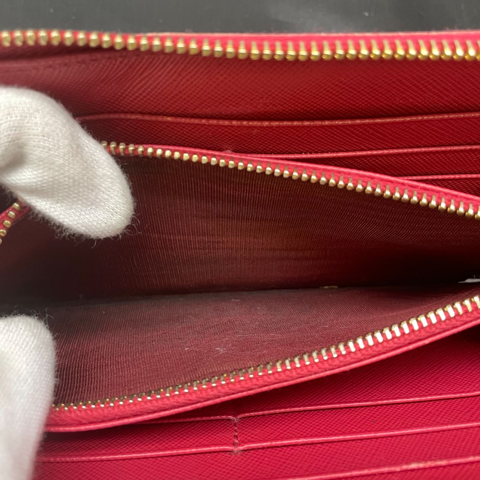 ラウンドファスナー長財布