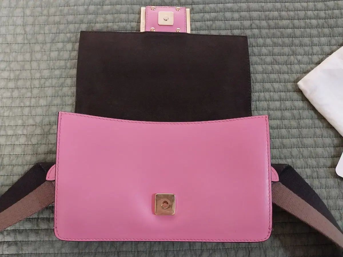 ダブルポケット ミニクロスバッグ