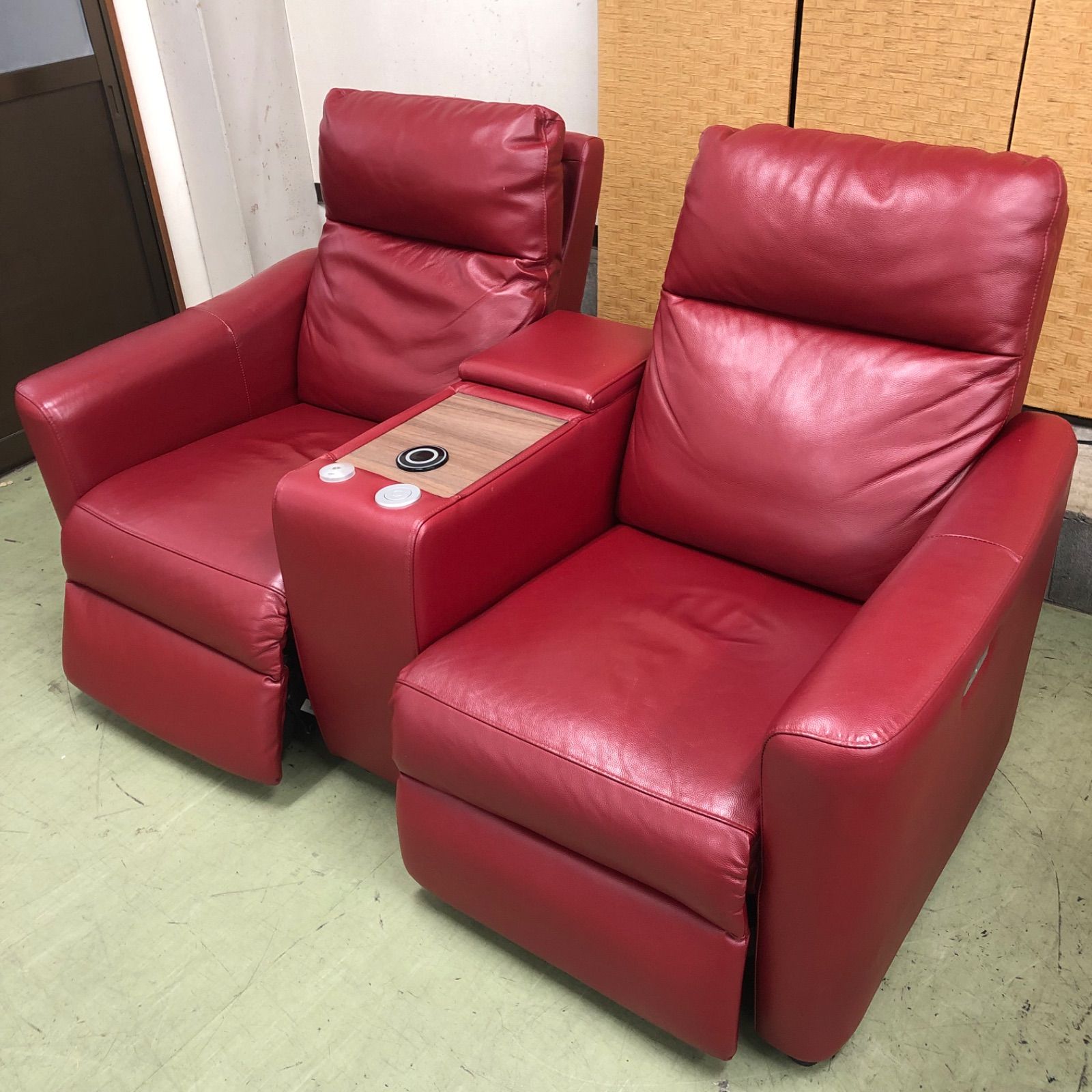 げ交渉 ニトリ 2人掛けソファ 電動リクライニングチェア 簡易 ロングソファ 合皮 レッド 収納テーブル付き 直接 横浜市保土ヶ谷区
