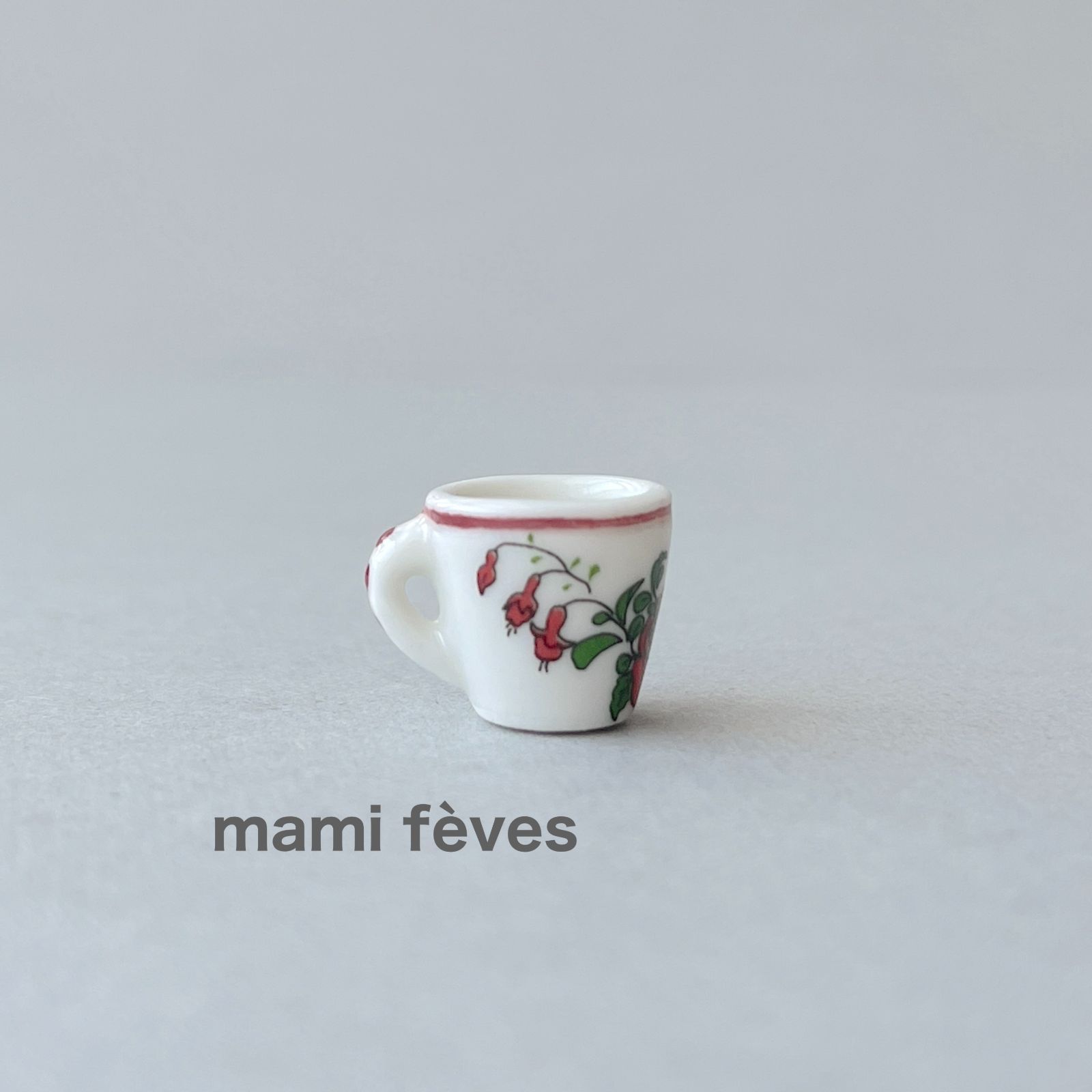 赤ずきん　希少品　フェーブ　ヴィンテージ　フェーヴ　フランス　陶器　ミニチュア 赤ずきん 希少品 フェーブ ヴィンテージ フェーヴ フランス 陶器