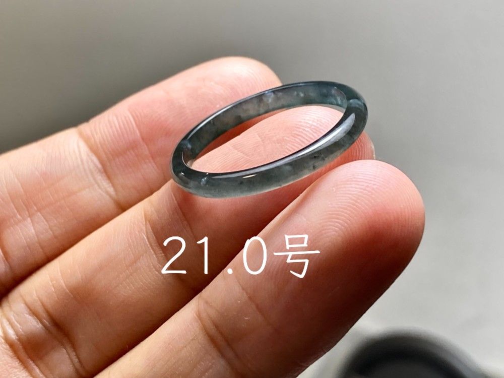 L14-238 細身 氷種 21.0号 黒翡翠 グアテマラ産 A貨 本翡翠 くりぬき