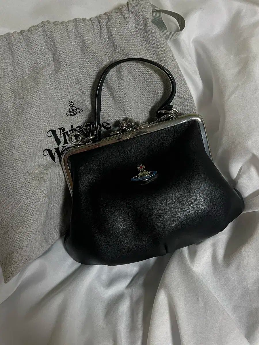 ヴィヴィアン ウエストウッド グラニー フレーム パール トート クロスバッグ