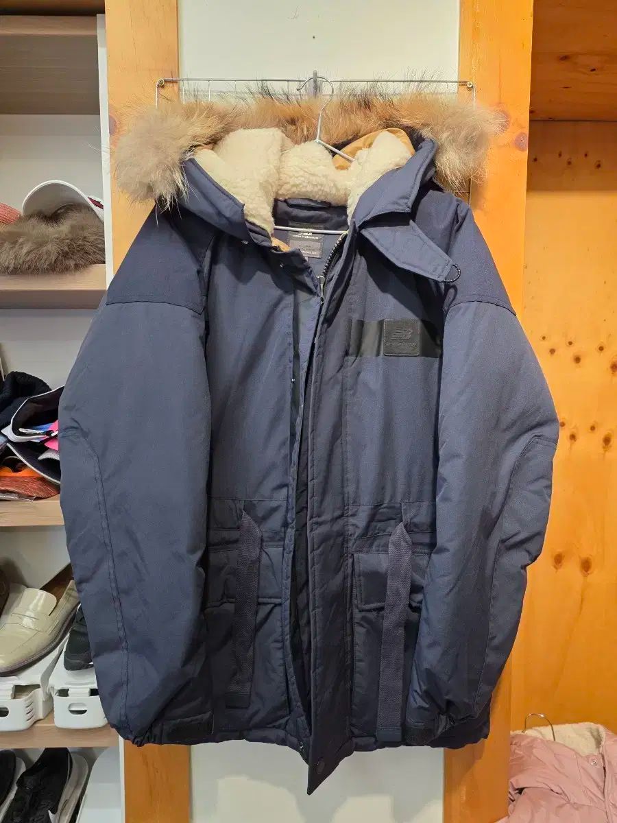 ニューバランス カメラマン アウトドア ダウン Mサイズ ネイビー