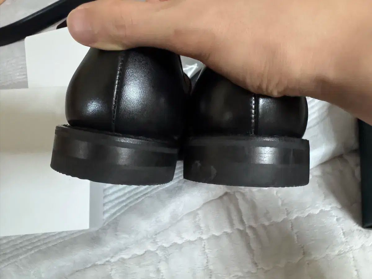 アドニス ローファー