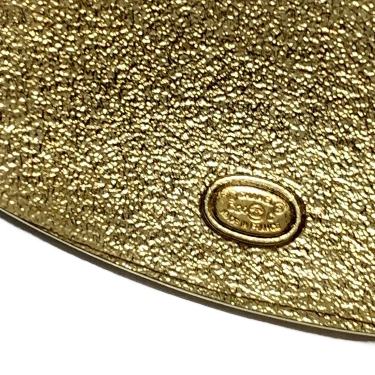 CHANEL(シャネル) バレッタ - 黒×ゴールド×マルチ ラメ/ロゴ - メルカリ