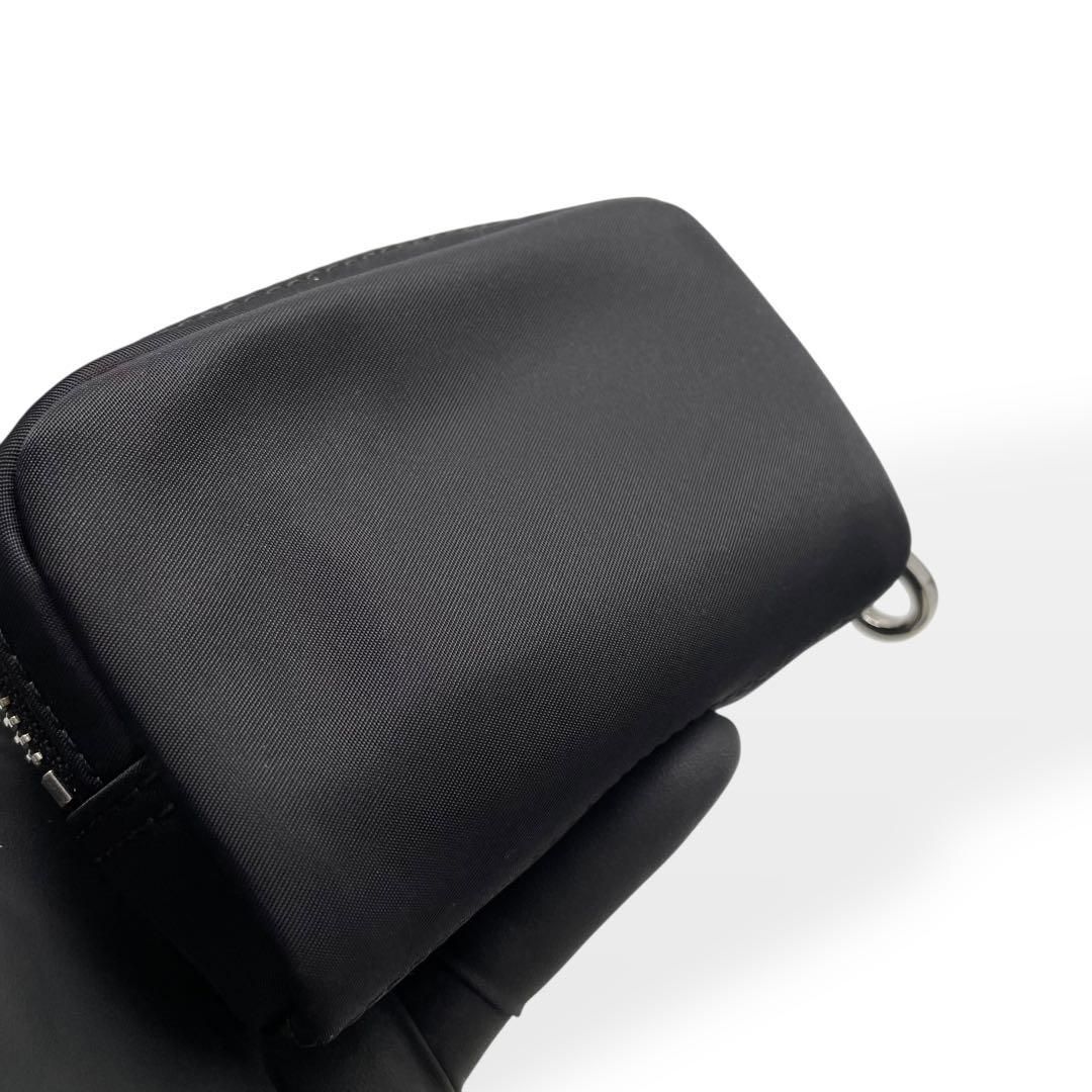 DSQUARED2 ブラック ケース　新品未使用 未使用 DSQUARED2 ブラック コインケース マルチポーチ ロゴプレート