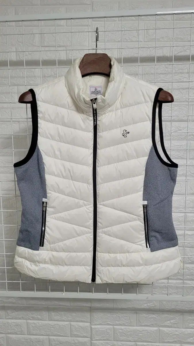 100 LOUIS CASTEL ルイカステル 白 生地 レディースゴルフウェア ダックダウンベスト L