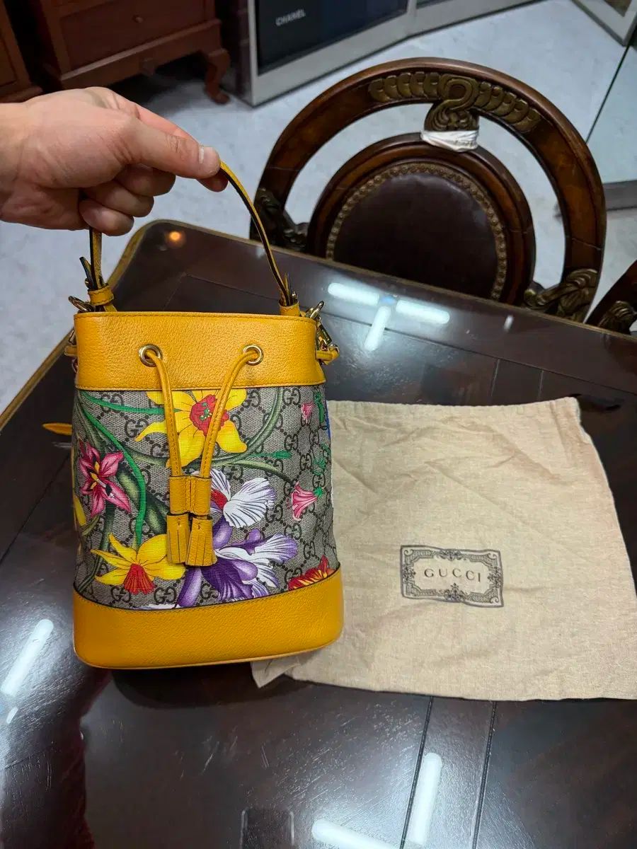 グッチ オフィディア GG フローラ バケットバッグ ほぼ