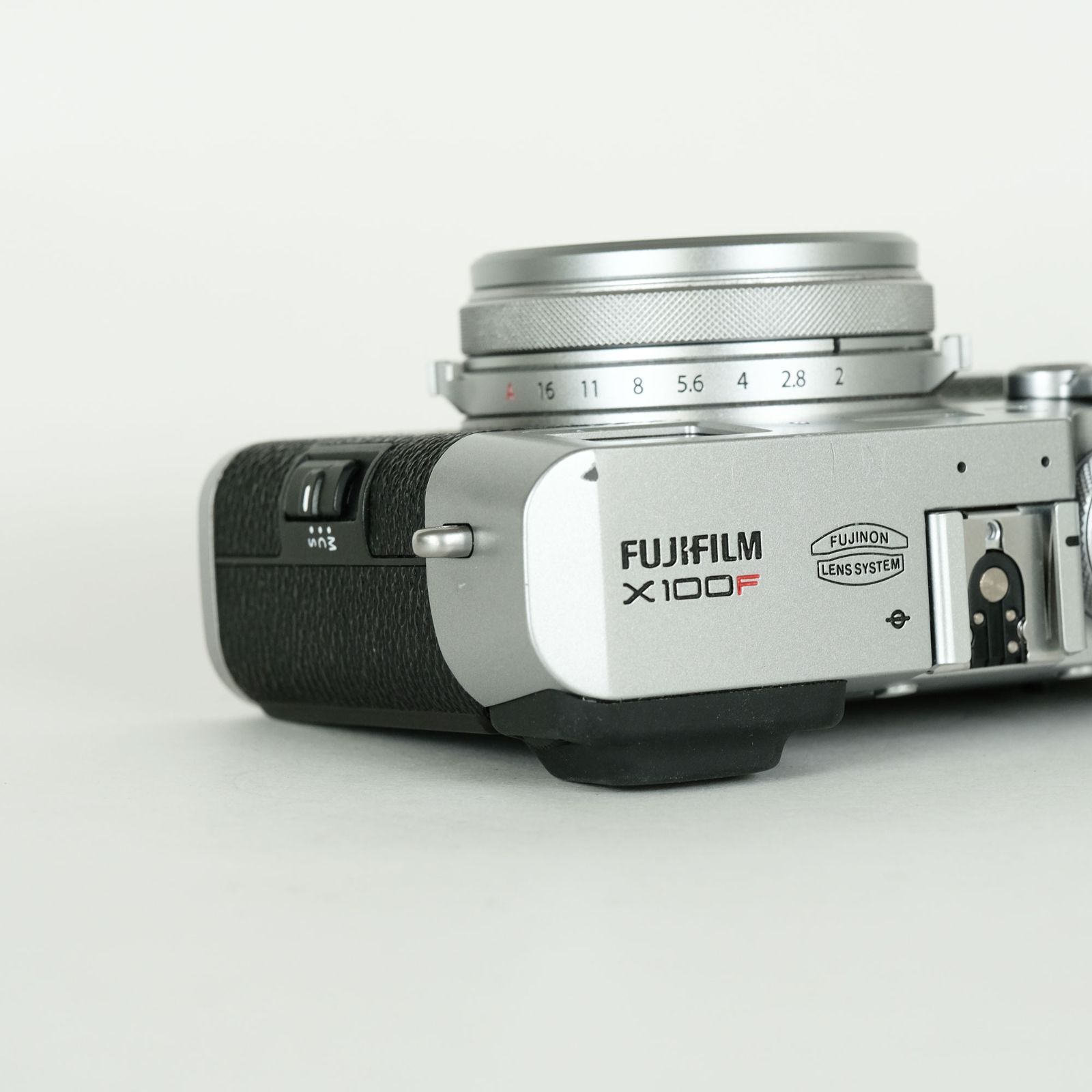 科学 シャッター数9 000回 FUJIFILM X100F シルバー コンパクトデジタルカメラ