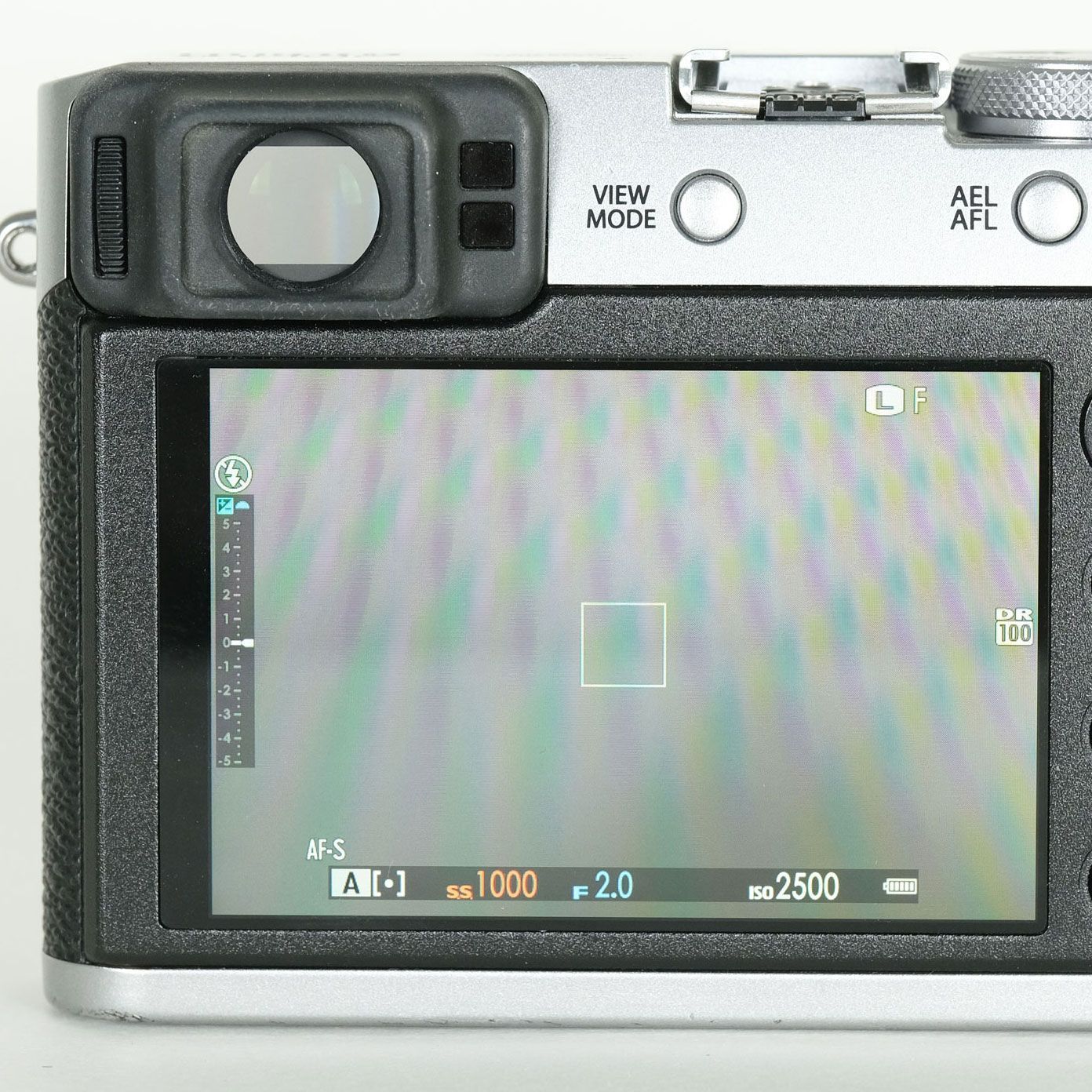 コンパクトデジタルカメラ