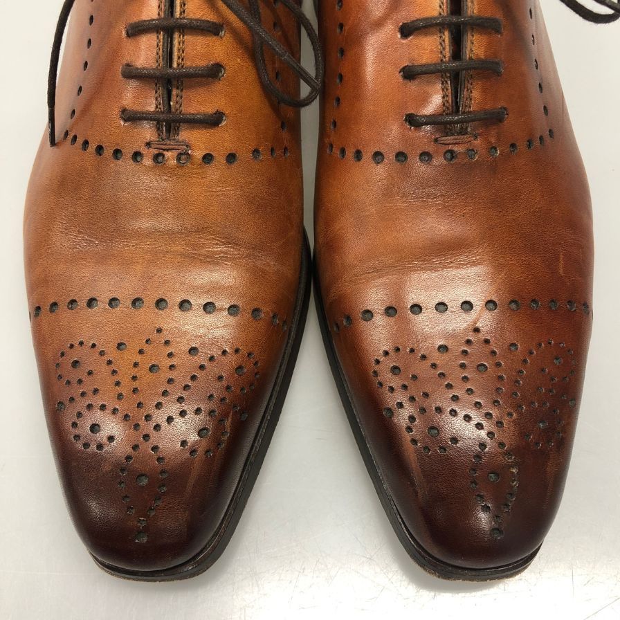 マグナーニ レースアップシューズ ホールカット メダリオン ブラウン  