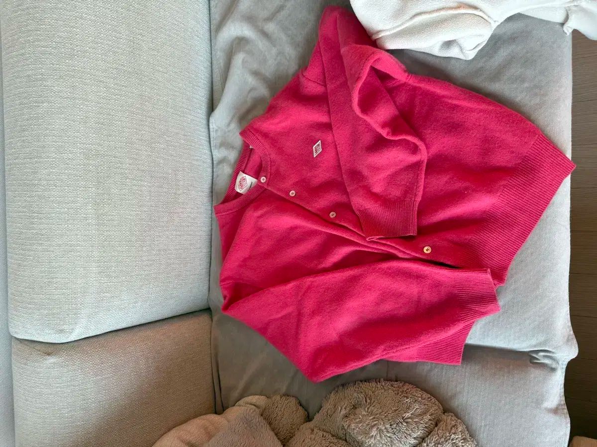 ホットピンクカーディガン 36