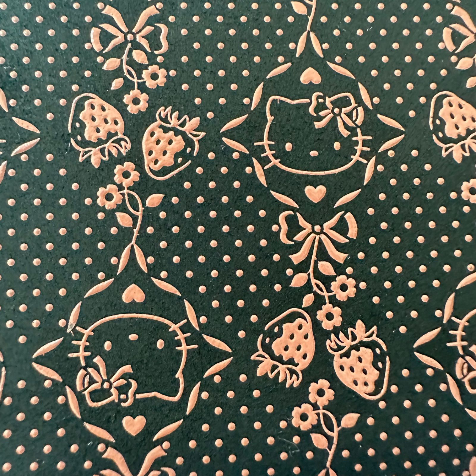 美品】印傳屋 甲州印伝 ハローキティ サンリオ コラボ がま口 二つ折り