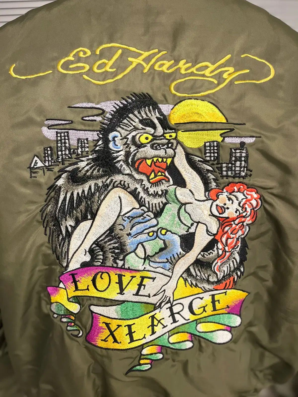 XLARGE Ed Hardy コラボMA-1ジャケット オリーブ色 XLARGE Ed Hardy コラボMA-1ジャケット オリーブ色 XLARGE（エクストラ
