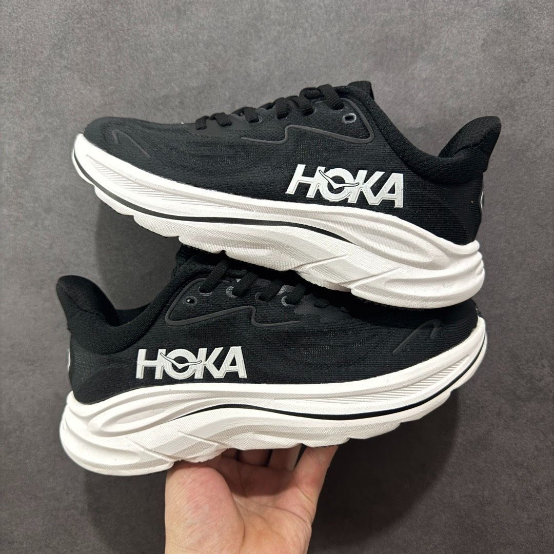 HOKA ONE ONE ホカ オネオネ CLIFTON 10 クリフトン 10 ジョギングシューズ ランニングシューズ 靴 スニーカー スポーツ ブラック ホワイト