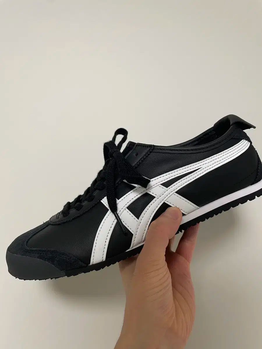 オニツカタイガー メキシコ 66 ブラック ホワイト 260サイズ