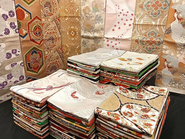 平和屋着物 袋帯 西陣 まとめて100点 鶴 孔雀 鴛鴦 尾長鳥 向かい蝶 更紗 花柄 七宝 正倉院 金銀糸 など あり 全て正絹 mmm 956