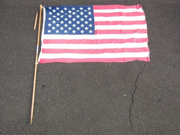 商品名 ビンテージ 星条旗 アメリカ国旗 50星 ポール付き コットン 旗 店舗什器 ディスプレイ 古着屋 ガレージ 写真スタジオ 背景生地 カフェ D 128