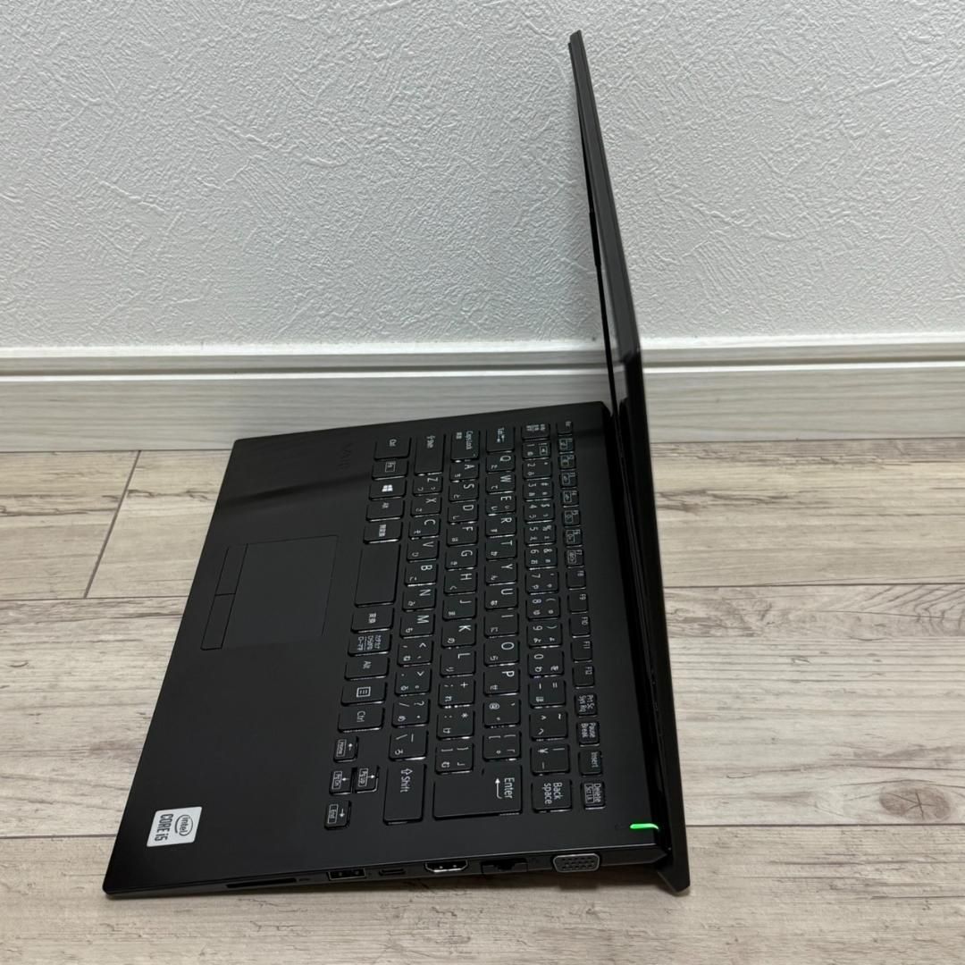 薄軽量モデル 10世代 i5 国産安心 VAIO メモリ8GB SSD256G オフィス