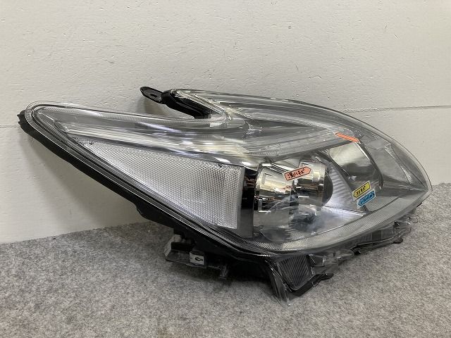ジャンク!プリウス 30系/ZVW30 純正 右 ヘッドライト/ランプ キセノン