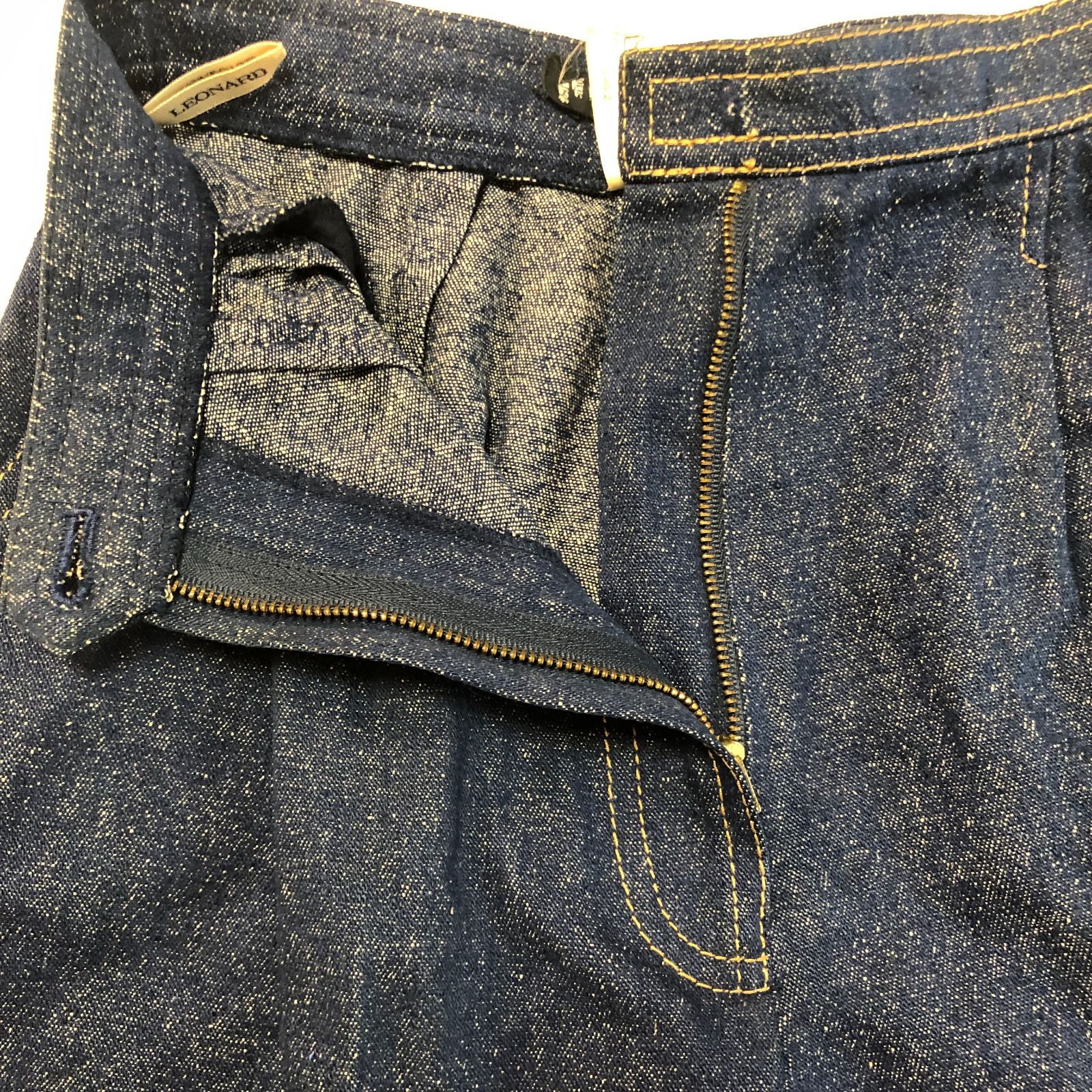 美品　おしゃれ　レオナールシルク100% 春デニム風　大きめ LEONARD／レオナール】高級シルク100％ デニム風パンツ レディース 紺