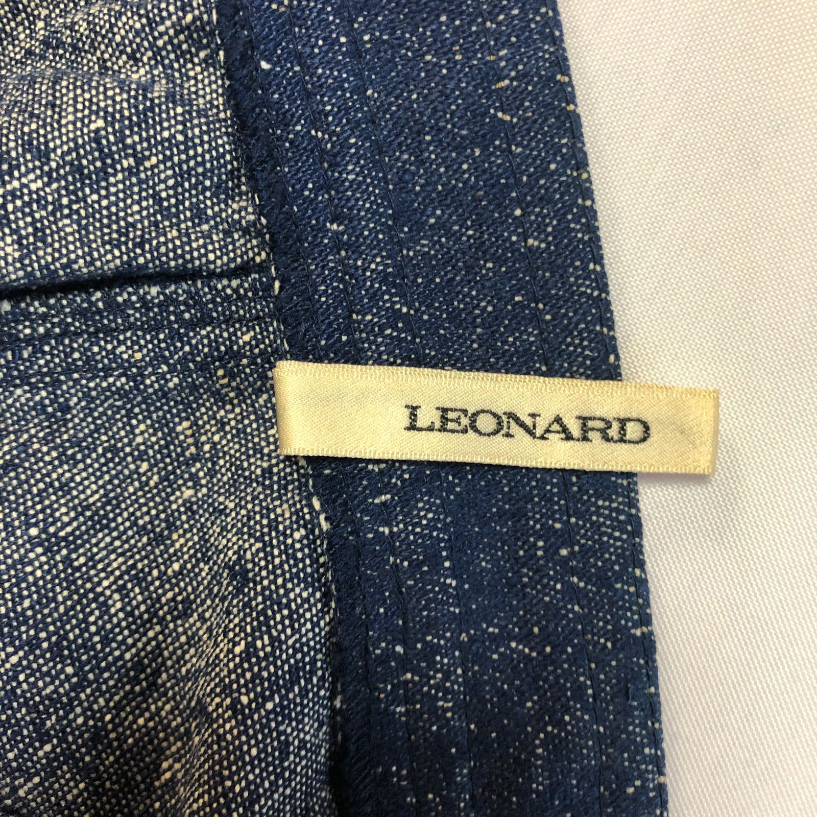 美品　おしゃれ　レオナールシルク100% 春デニム風　大きめ LEONARD／レオナール】高級シルク100％ デニム風パンツ レディース 紺