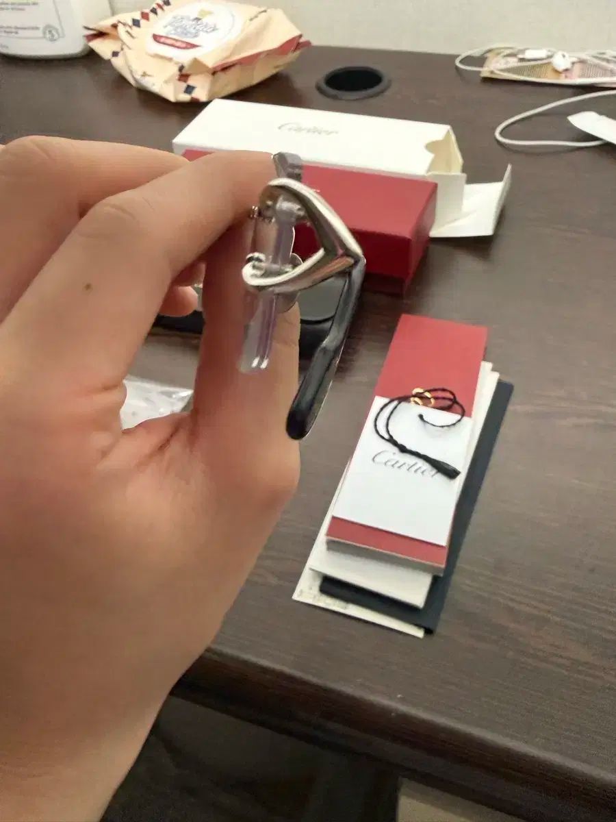 カルティエ フチなし