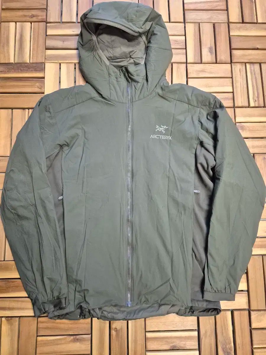 ARC TERYX アークテリクス Atom アトム LT フーディー ウィンドブレーカー ジャケット ネックドット