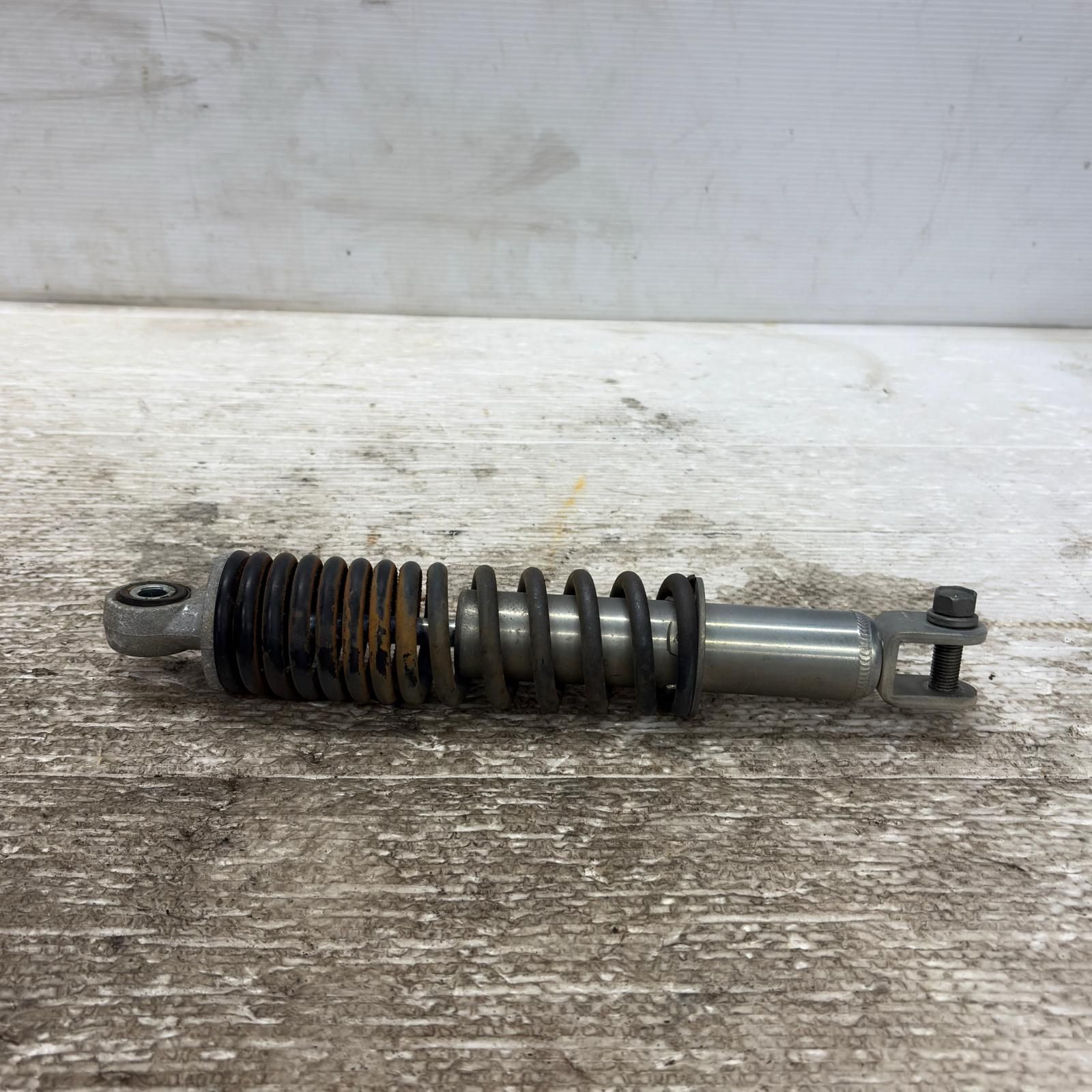 SUZUKI アドレスV100 CE13A リアサスペンション スズキ