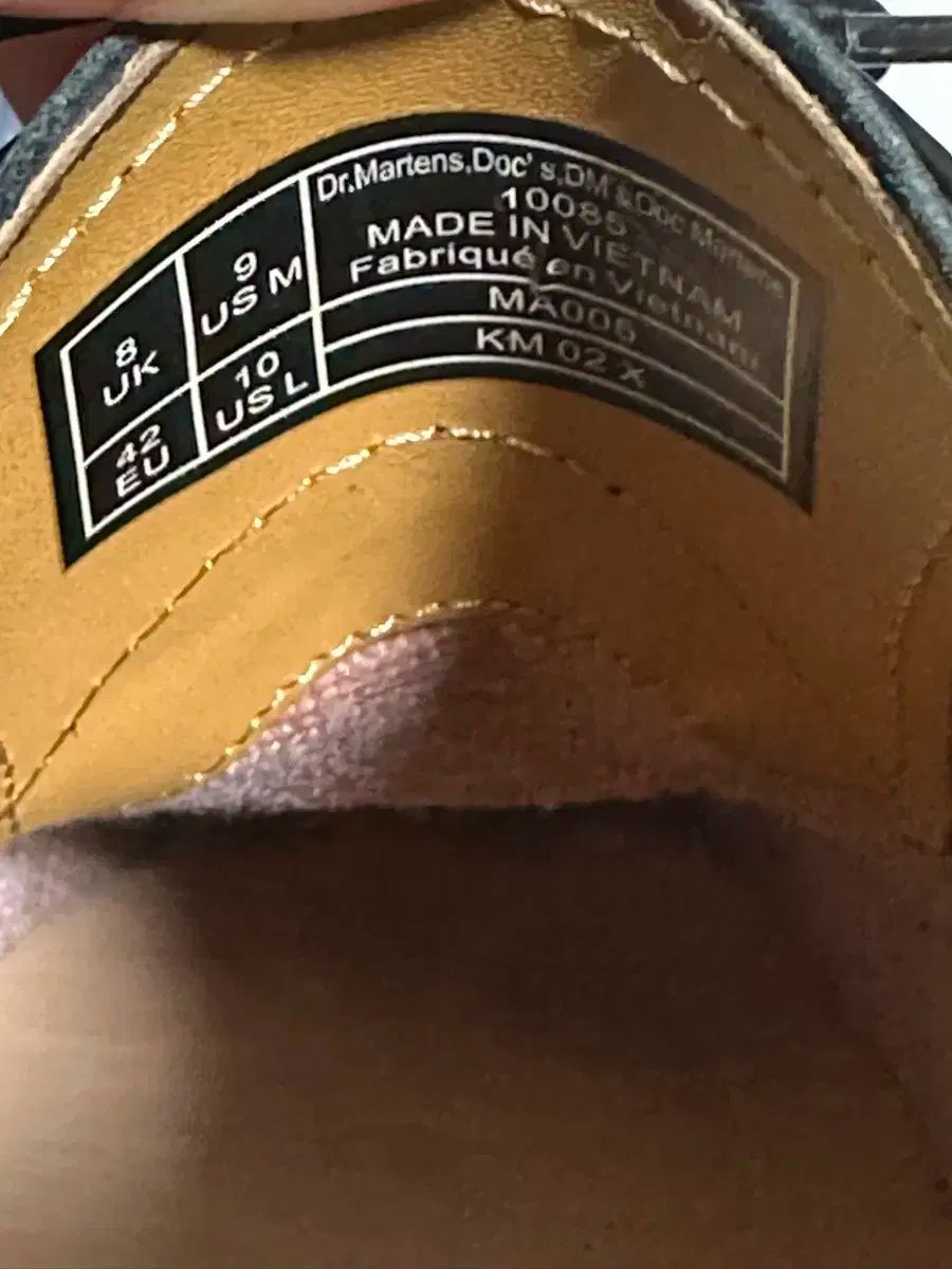 DR. MARTENS