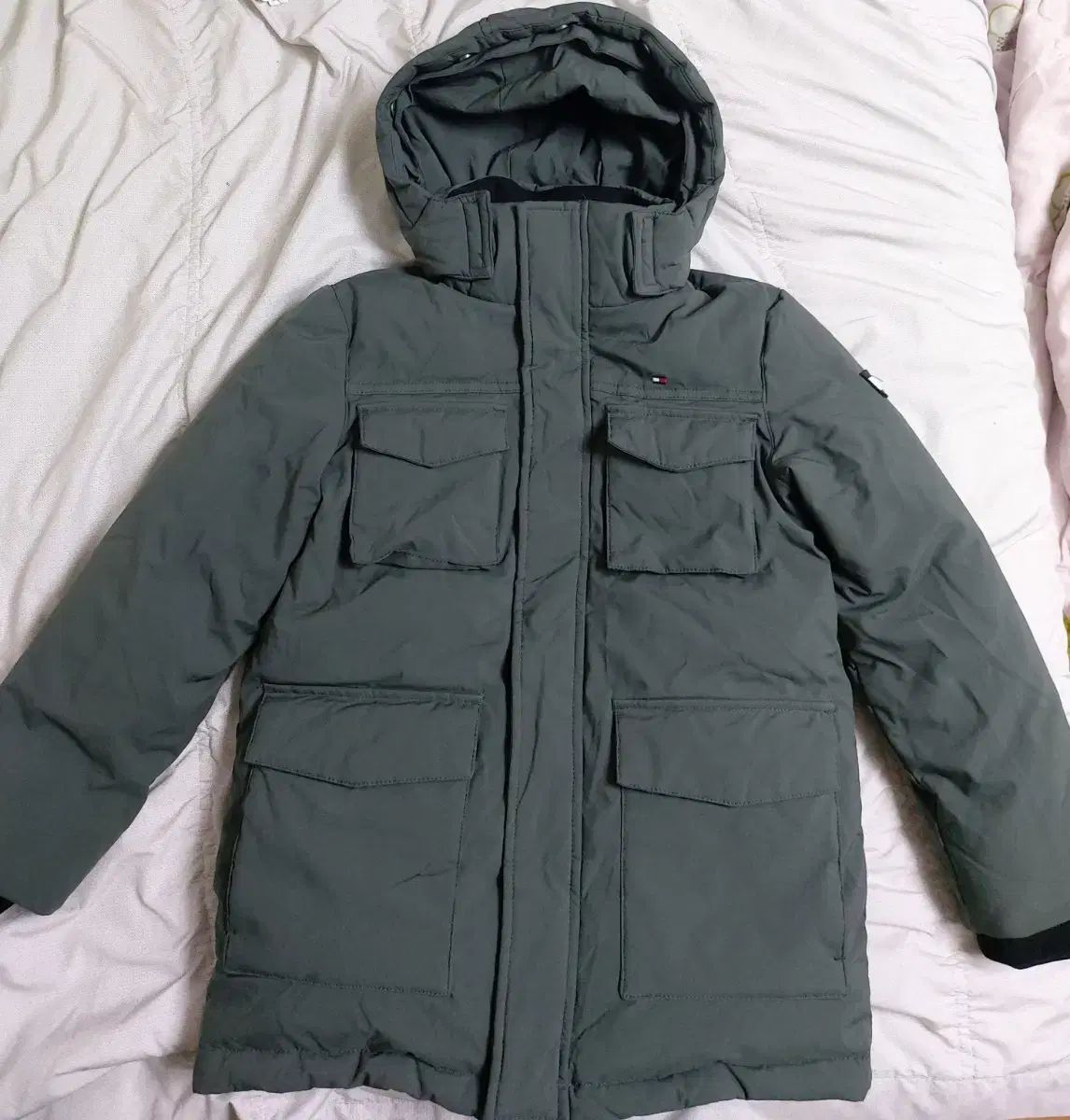 キッズ Tommy Hilfiger トミーヒルフィガー ダックダウン 128 または 8 サイズ