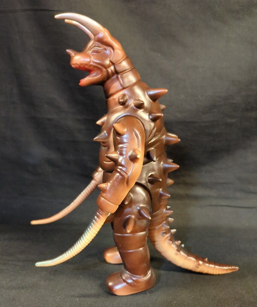 B CLUB ブルマァク 怪獣シリーズ グドン 肌色成型 茶塗装 1798