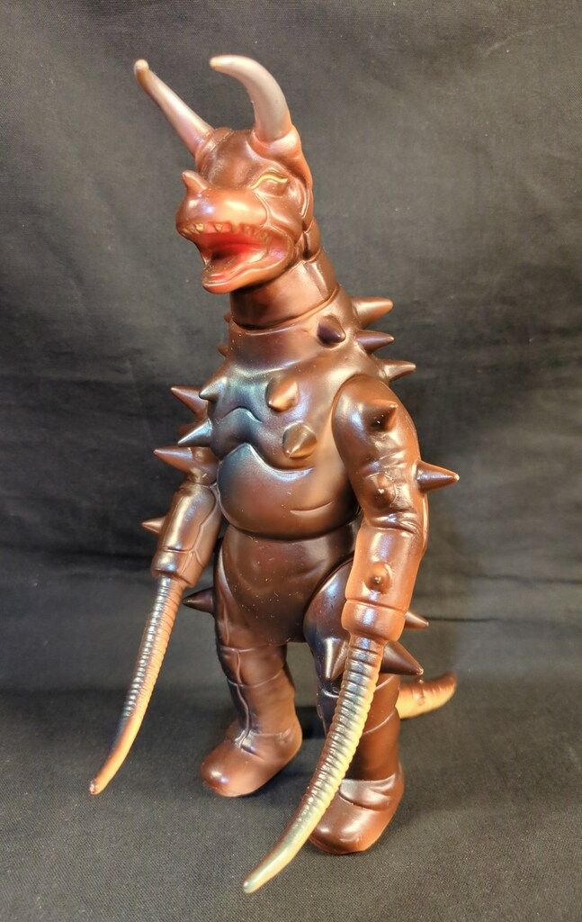 B-CLUB ブルマァク 怪獣シリーズ グドン 肌色成型 茶塗装 1798