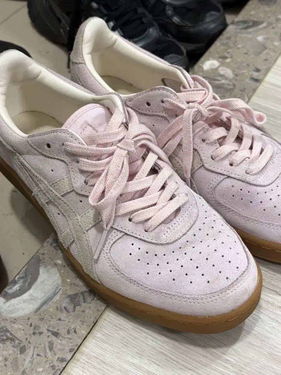 onitsuka tiger オニツカタイガー _700 サイズ240